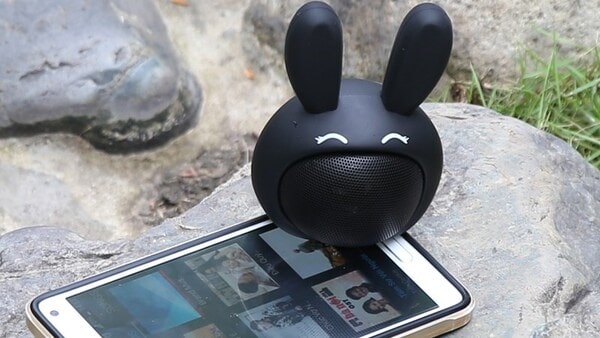 Nhìn chung thiết kế của loa Bluetooth con thỏ