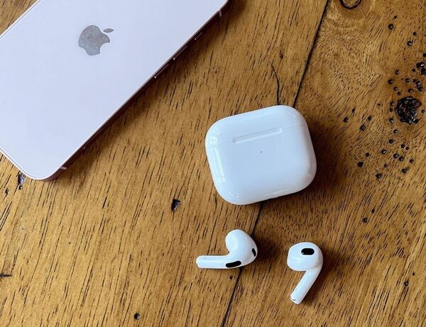 Apple Airpods 3 - TOP tai nghe bluetooth nên mua nhất hiện nay