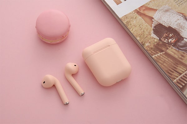 Đến Shopping A-Z, bạn có thể tìm được những chiếc tai nghe màu hồng chất lượng